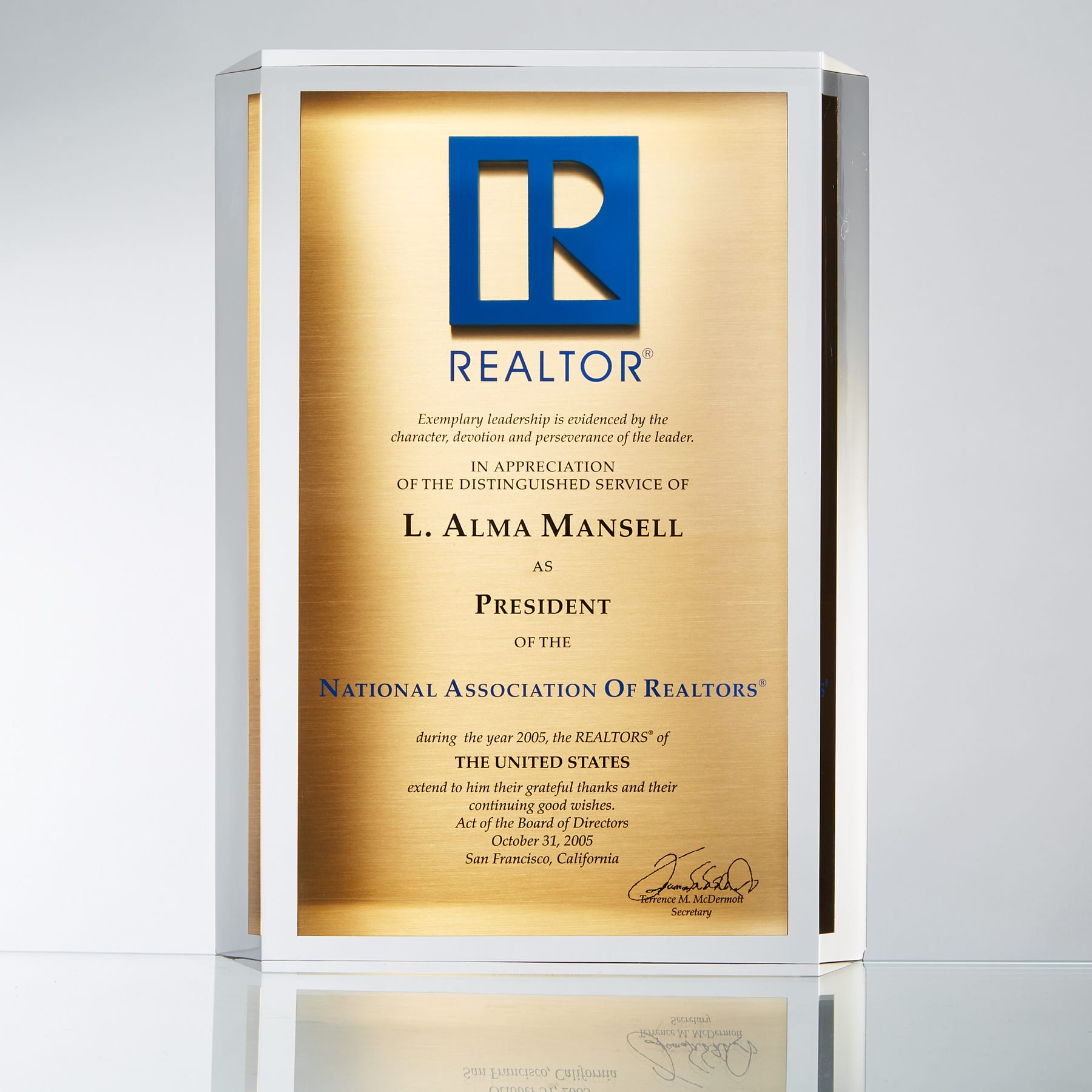 National Association of Realtors, Award of Excellence Trophy